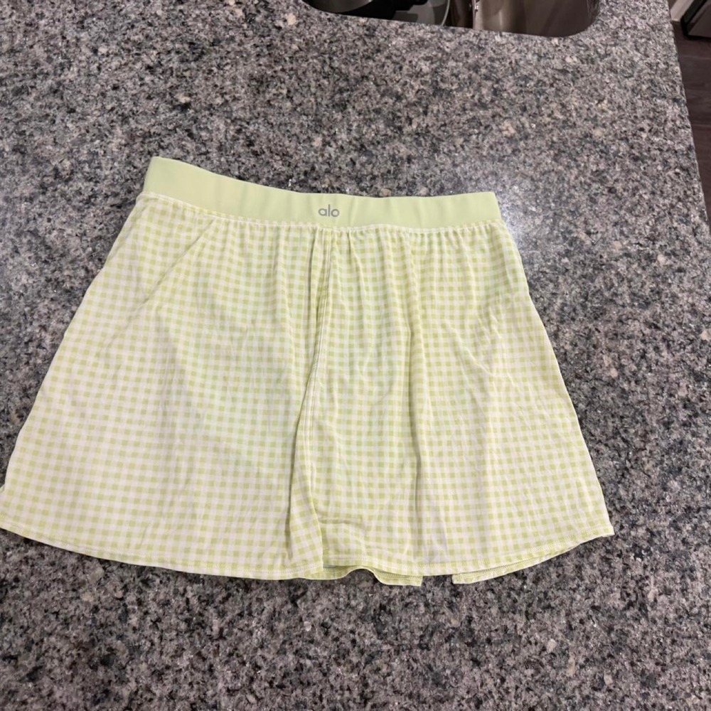 Alo Yoga White and Light Green Gingham Athletic Skirt with Built-in Shorts L - Picture 3 of 5